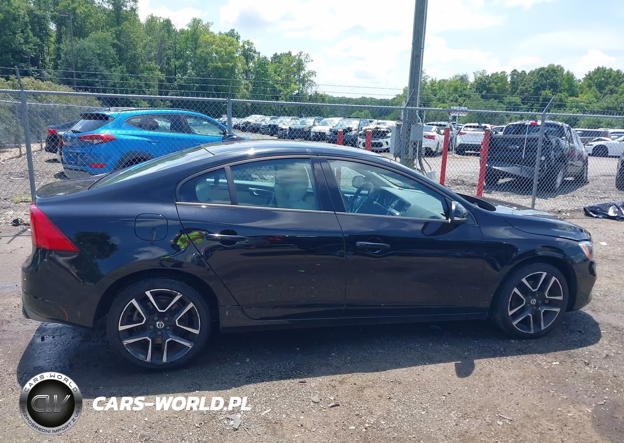 2018 Volvo S60 T5 Dynamic VIN:YV126MFL7J2454312 - 13