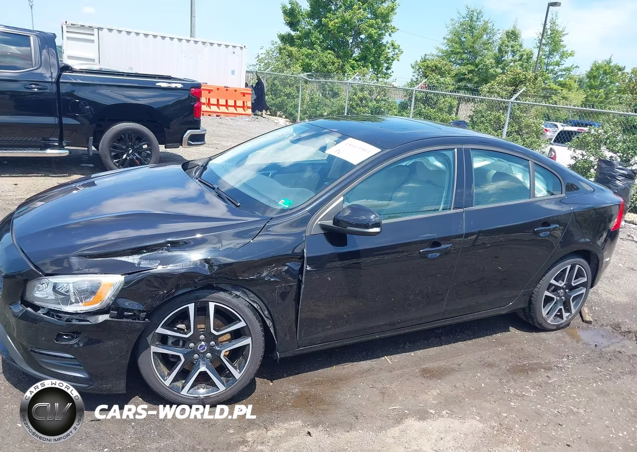 2018 Volvo S60 T5 Dynamic VIN:YV126MFL7J2454312 - 14
