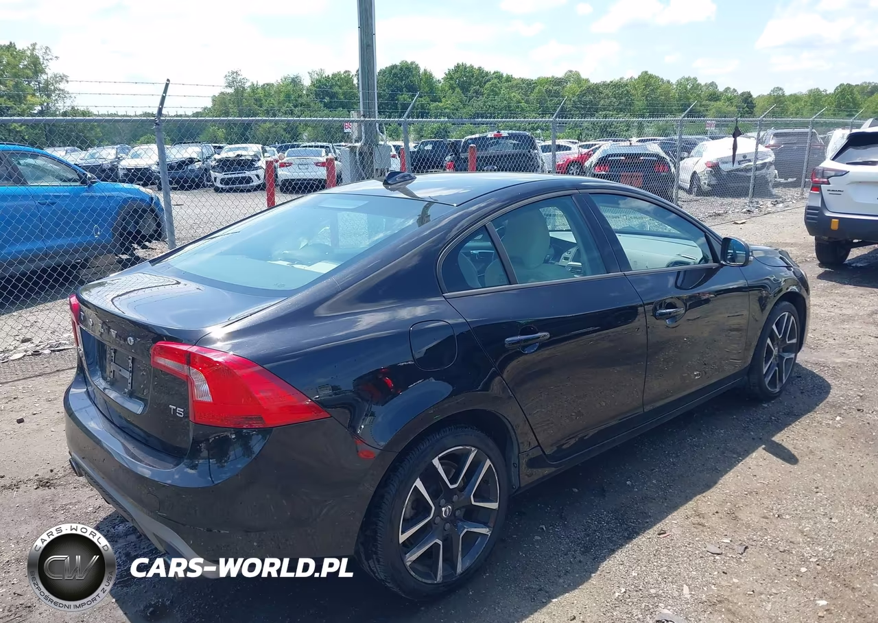 2018 Volvo S60 T5 Dynamic VIN:YV126MFL7J2454312 - 4
