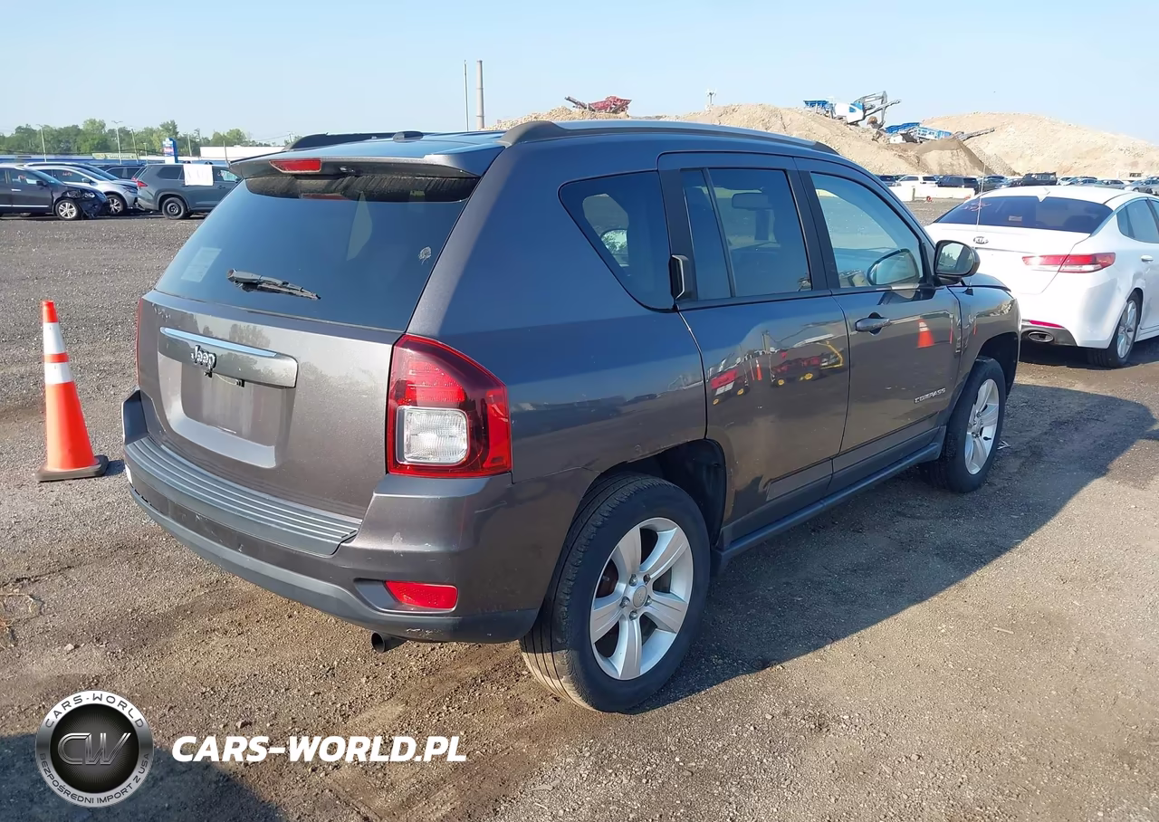 2016 Jeep Compass Sport VIN:1C4NJCBA9GD633982 - 4
