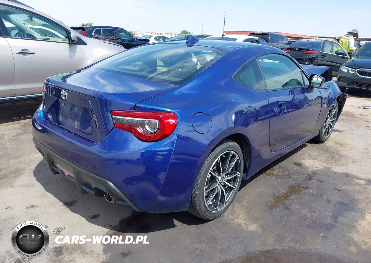 2017 Toyota 86 VIN:JF1ZNAA16H9703668 - 4