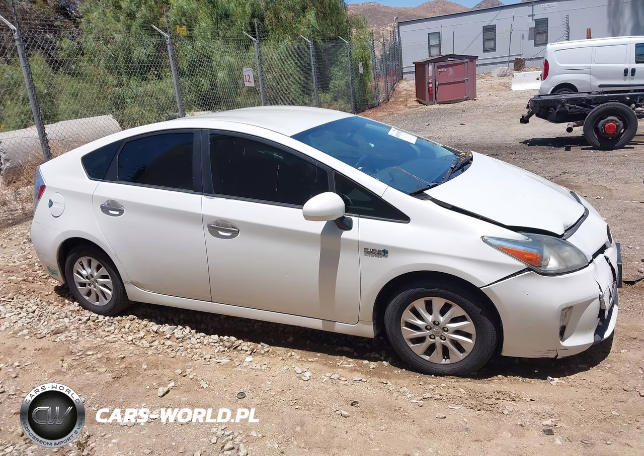 2014 Toyota Prius Plug-In VIN:JTDKN3DP9E3056818 - 13