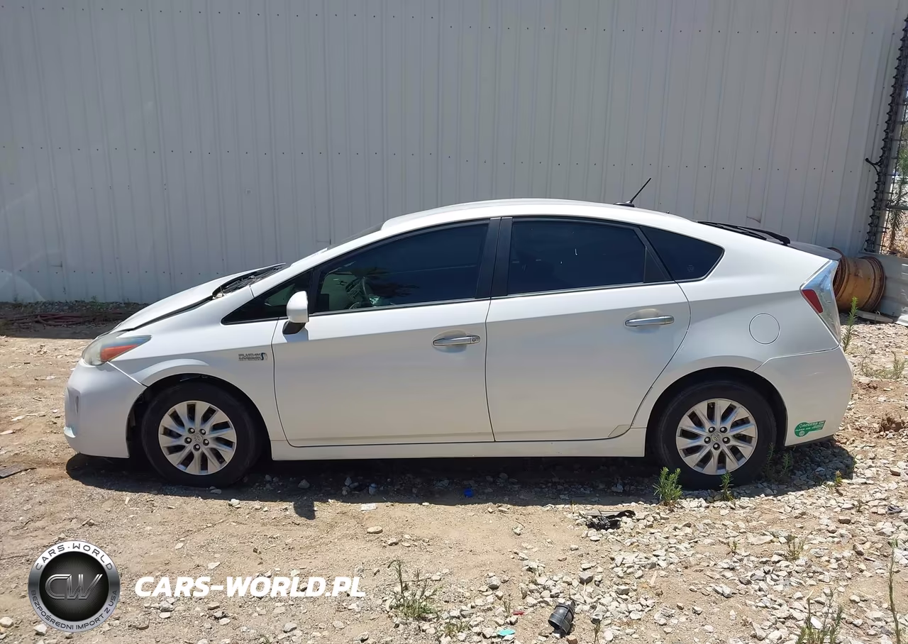 2014 Toyota Prius Plug-In VIN:JTDKN3DP9E3056818 - 14