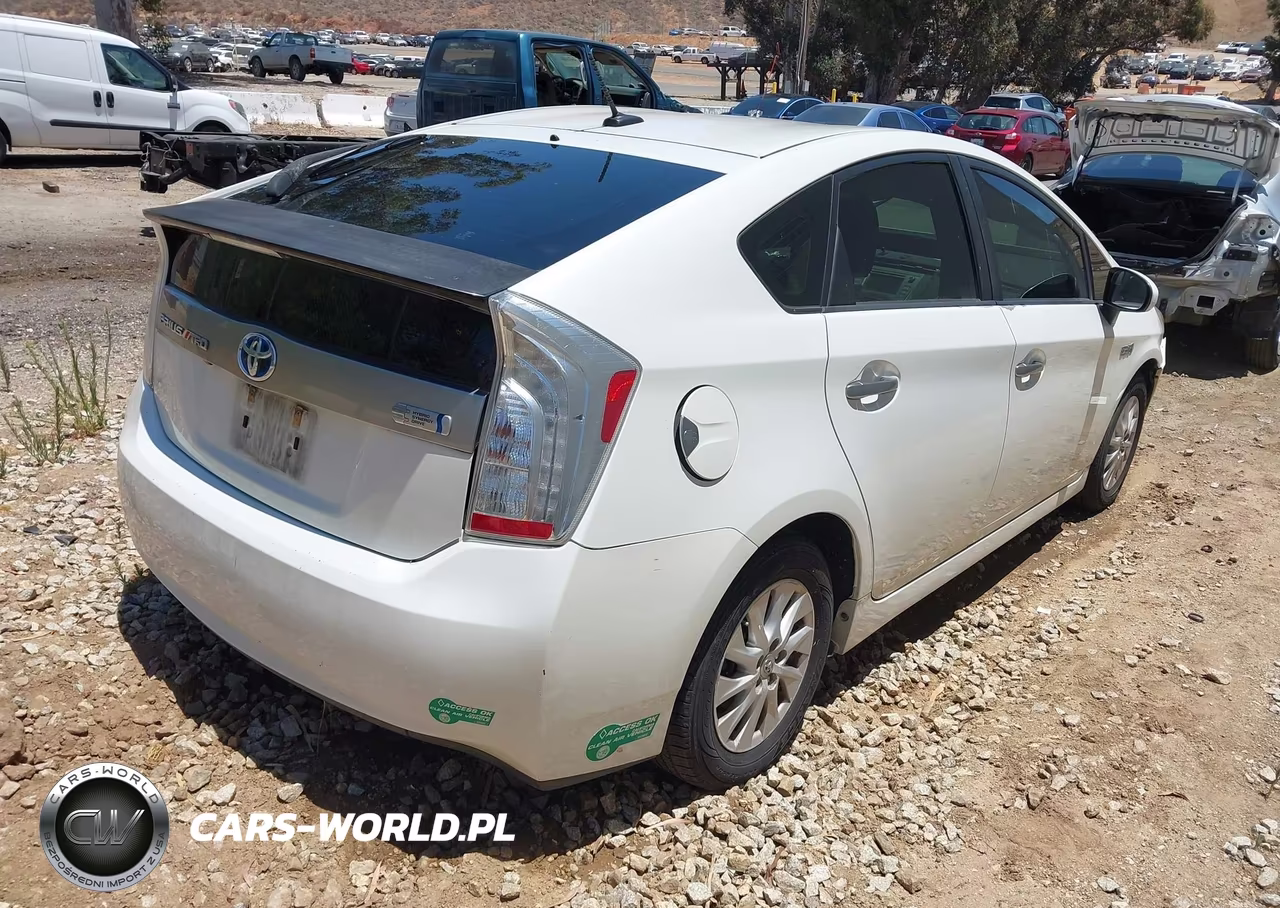 2014 Toyota Prius Plug-In VIN:JTDKN3DP9E3056818 - 4