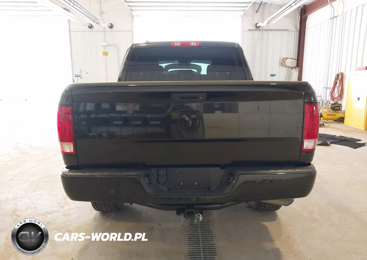 2018 Ram 1500 Express 4X4 5'7 Box VIN:1C6RR7KGXJS230996 - 17