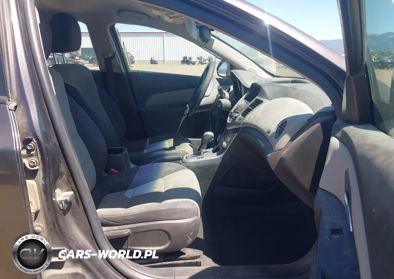 2014 Chevrolet Cruze Ls Auto VIN:1G1PA5SG2E7413189 - 5