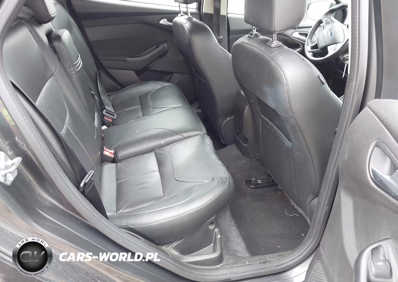 2016 Ford Focus Se VIN:1FADP3K21GL311982 - 8
