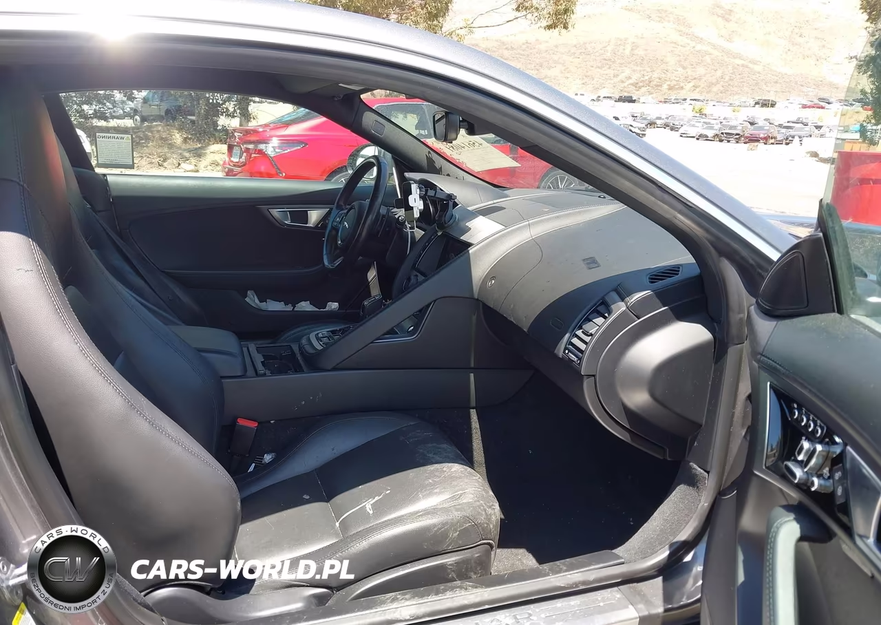 2017 Jaguar F-Type Premium VIN:SAJWA6AT8H8K42343 - 5