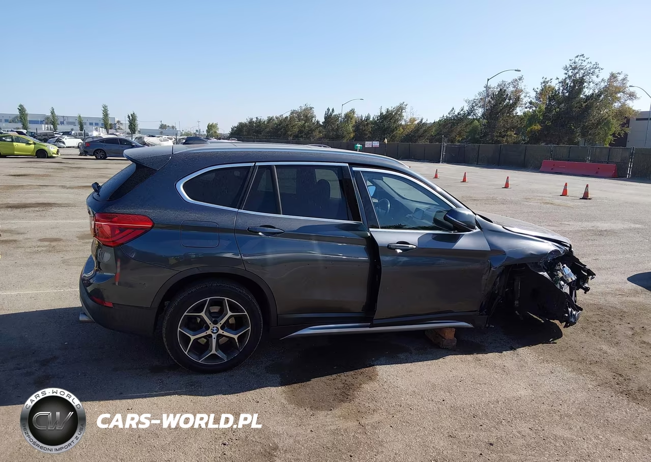 2018 BMW X1 Sdrive28I VIN:WBXHU7C39J5H43109 - 14