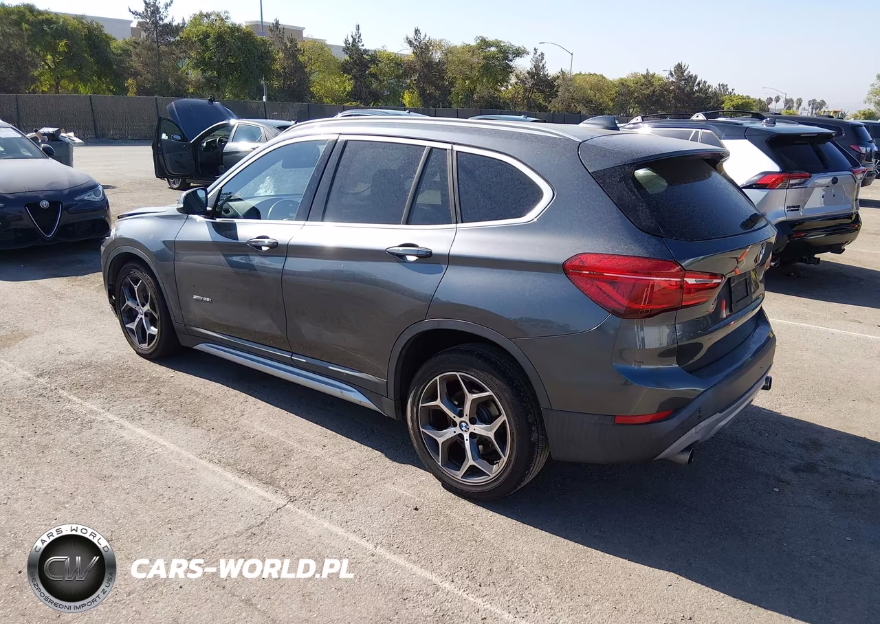 2018 BMW X1 Sdrive28I VIN:WBXHU7C39J5H43109 - 3
