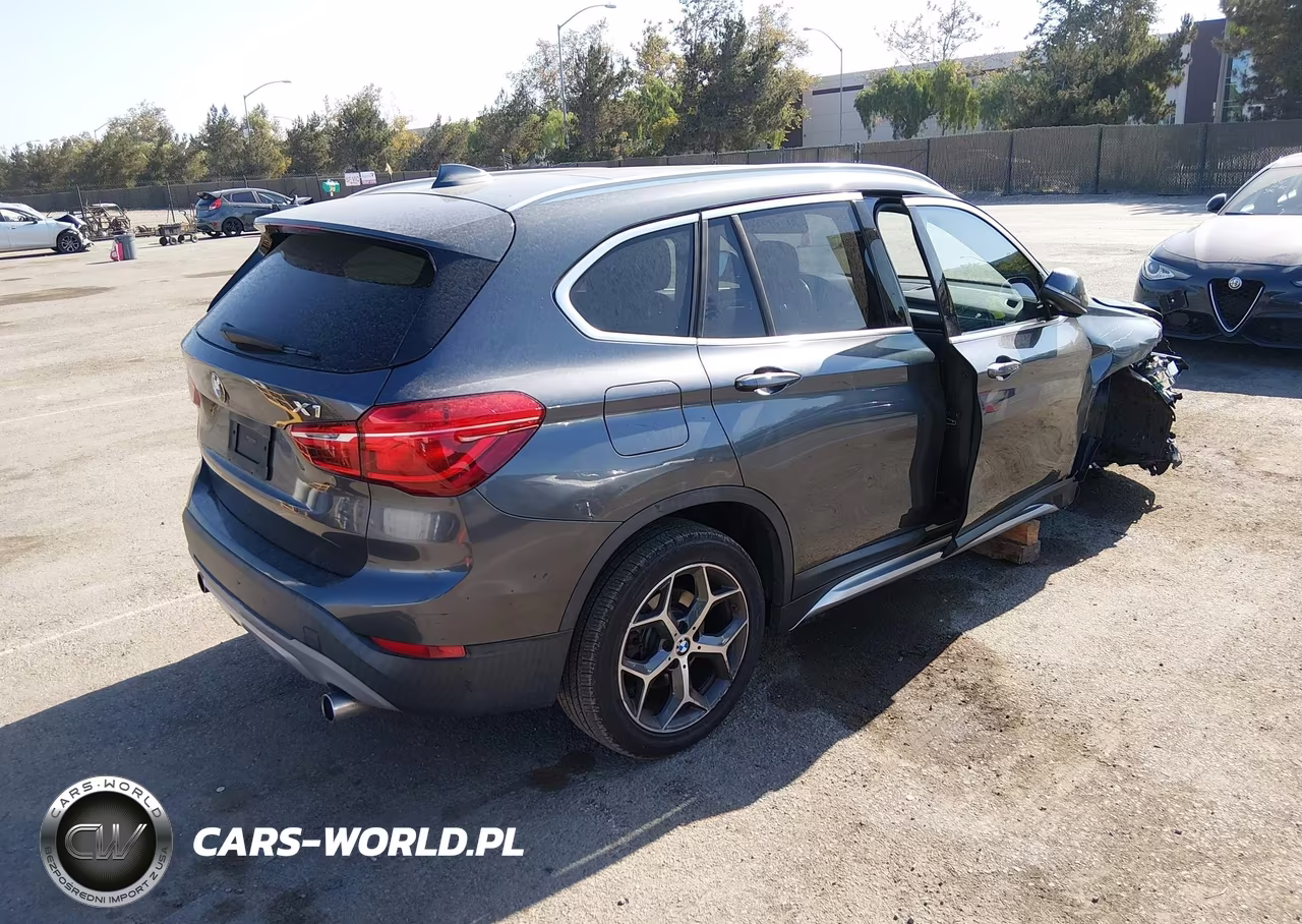 2018 BMW X1 Sdrive28I VIN:WBXHU7C39J5H43109 - 4