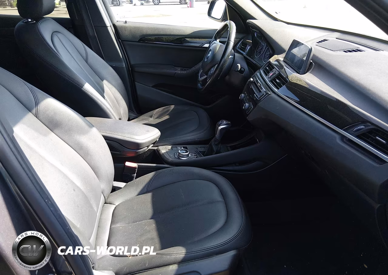 2018 BMW X1 Sdrive28I VIN:WBXHU7C39J5H43109 - 5