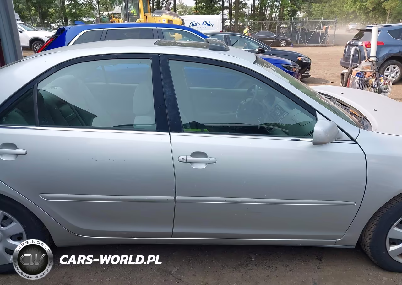 2003 Toyota Camry Le VIN:4T1BE30K93U643839 - 14