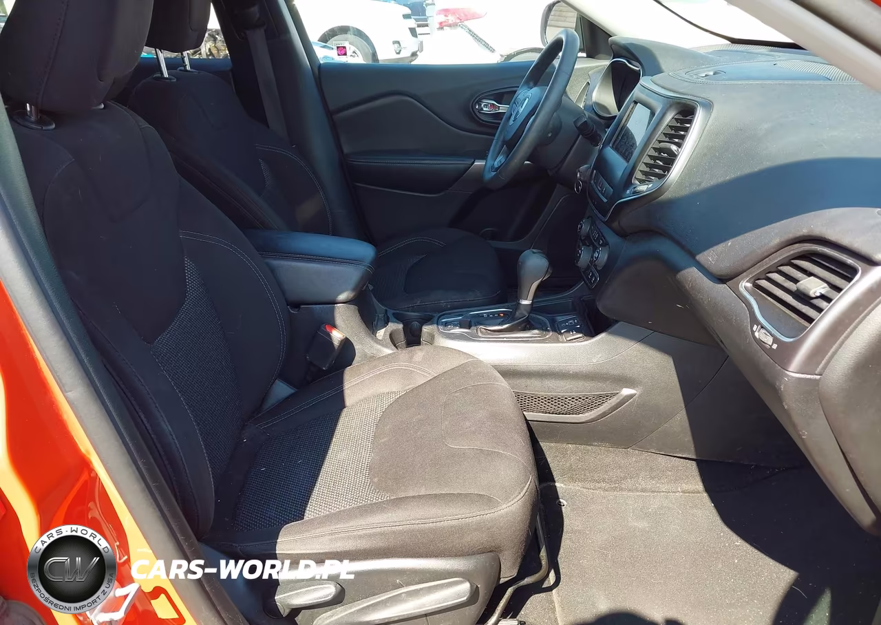 2021 Jeep Cherokee Latitude Fwd VIN:1C4PJLCB0MD165054 - 5