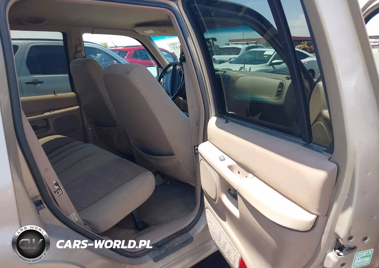2000 Ford Explorer Xlt VIN:1FMZU73E1YUB19171 - 8