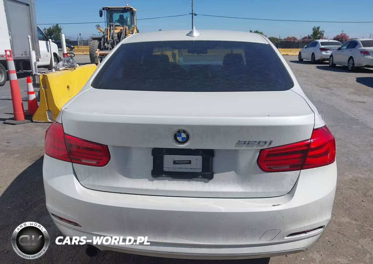 2018 BMW 320I VIN:WBA8A9C56JAD27803 - 16