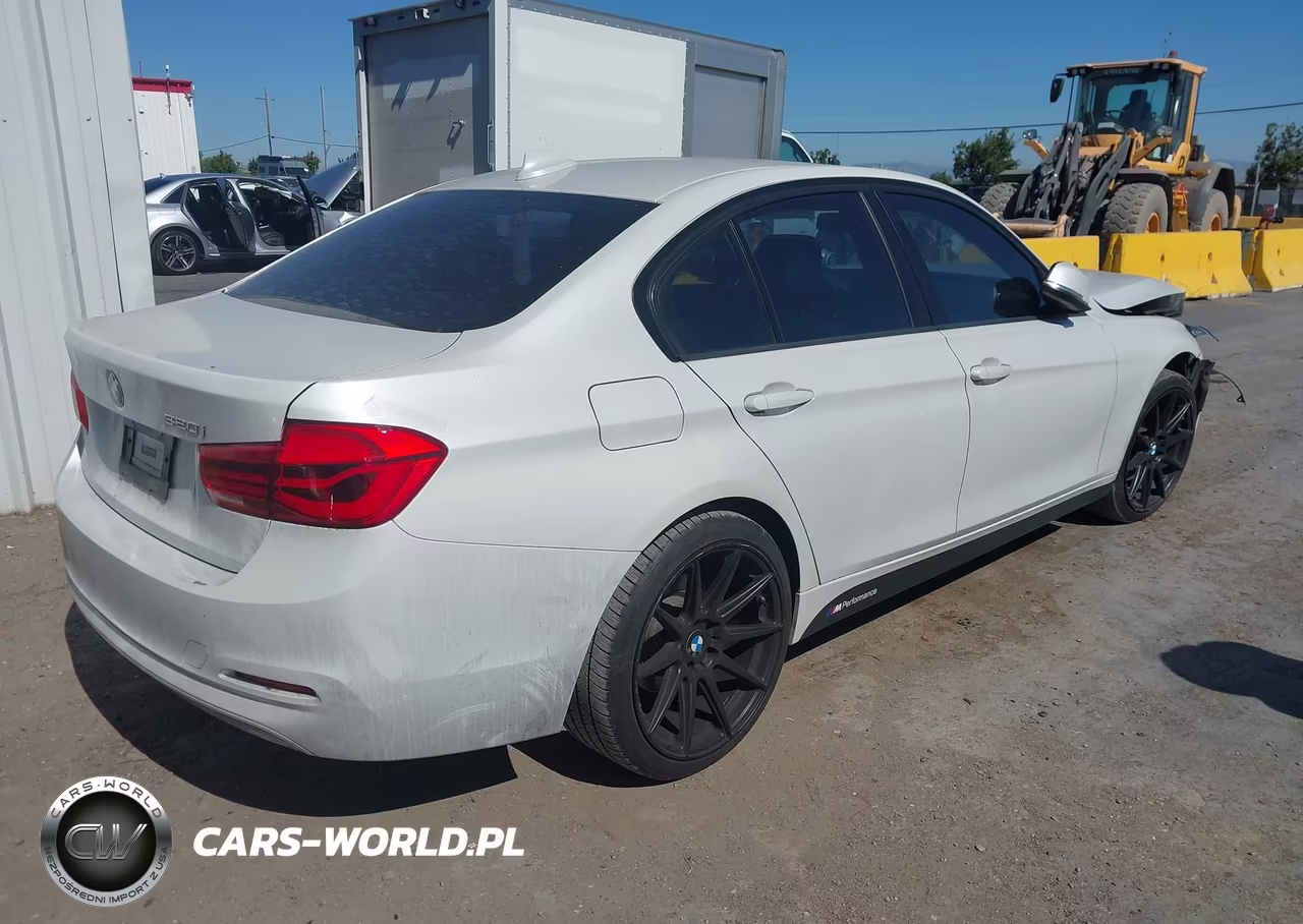 2018 BMW 320I VIN:WBA8A9C56JAD27803 - 4