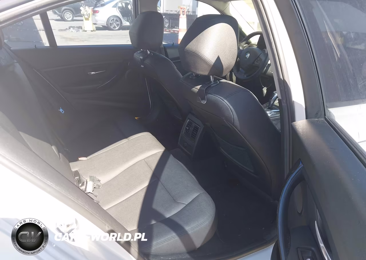 2018 BMW 320I VIN:WBA8A9C56JAD27803 - 8