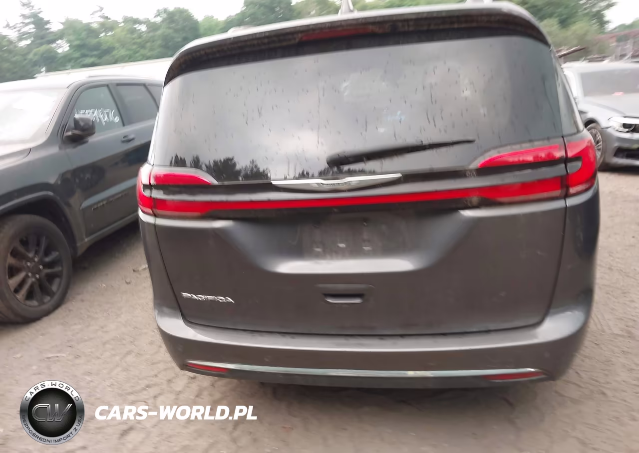 2021 Chrysler Pacifica Touring L VIN:2C4RC1BG2MR502728 - 16