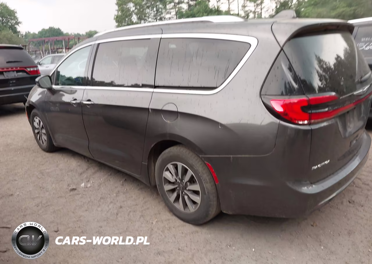 2021 Chrysler Pacifica Touring L VIN:2C4RC1BG2MR502728 - 3