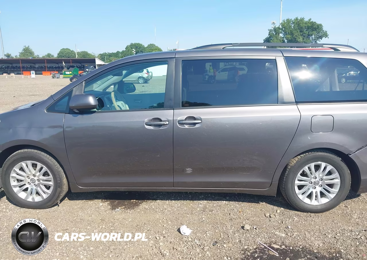 2011 Toyota Sienna Xle V6 VIN:5TDYK3DC4BS138806 - 14