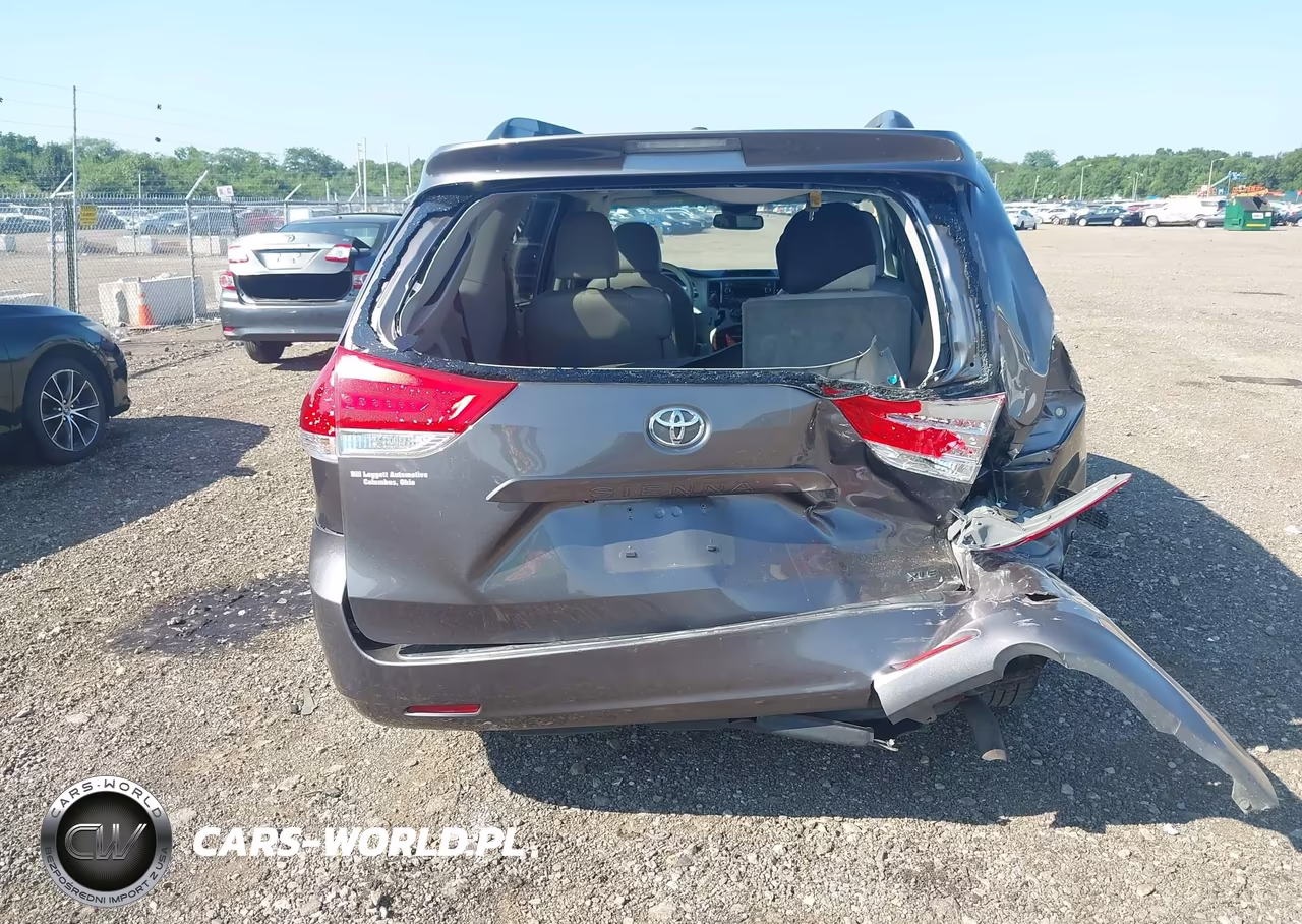 2011 Toyota Sienna Xle V6 VIN:5TDYK3DC4BS138806 - 16