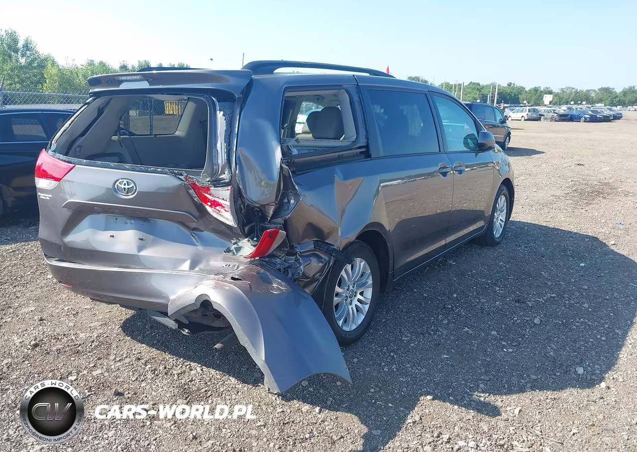 2011 Toyota Sienna Xle V6 VIN:5TDYK3DC4BS138806 - 4