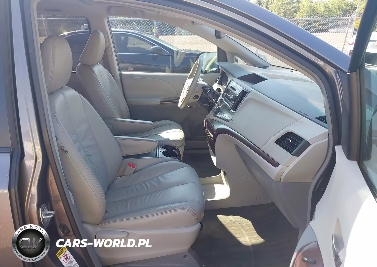 2011 Toyota Sienna Xle V6 VIN:5TDYK3DC4BS138806 - 5