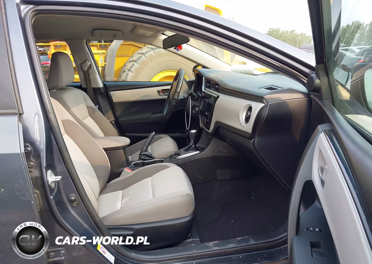 2018 Toyota Corolla Le VIN:5YFBURHE6JP848277 - 5