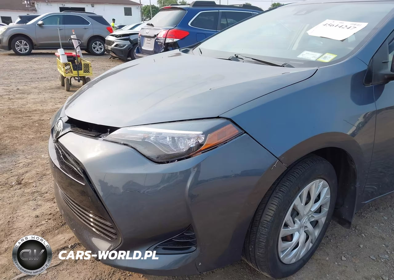 2018 Toyota Corolla Le VIN:5YFBURHE6JP848277 - 6