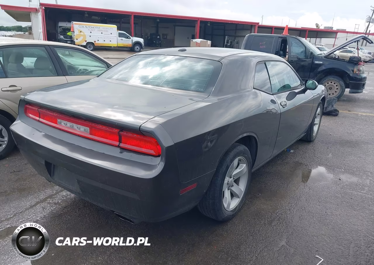 2013 Dodge Challenger Sxt VIN:2C3CDYAGXDH679597 - 4