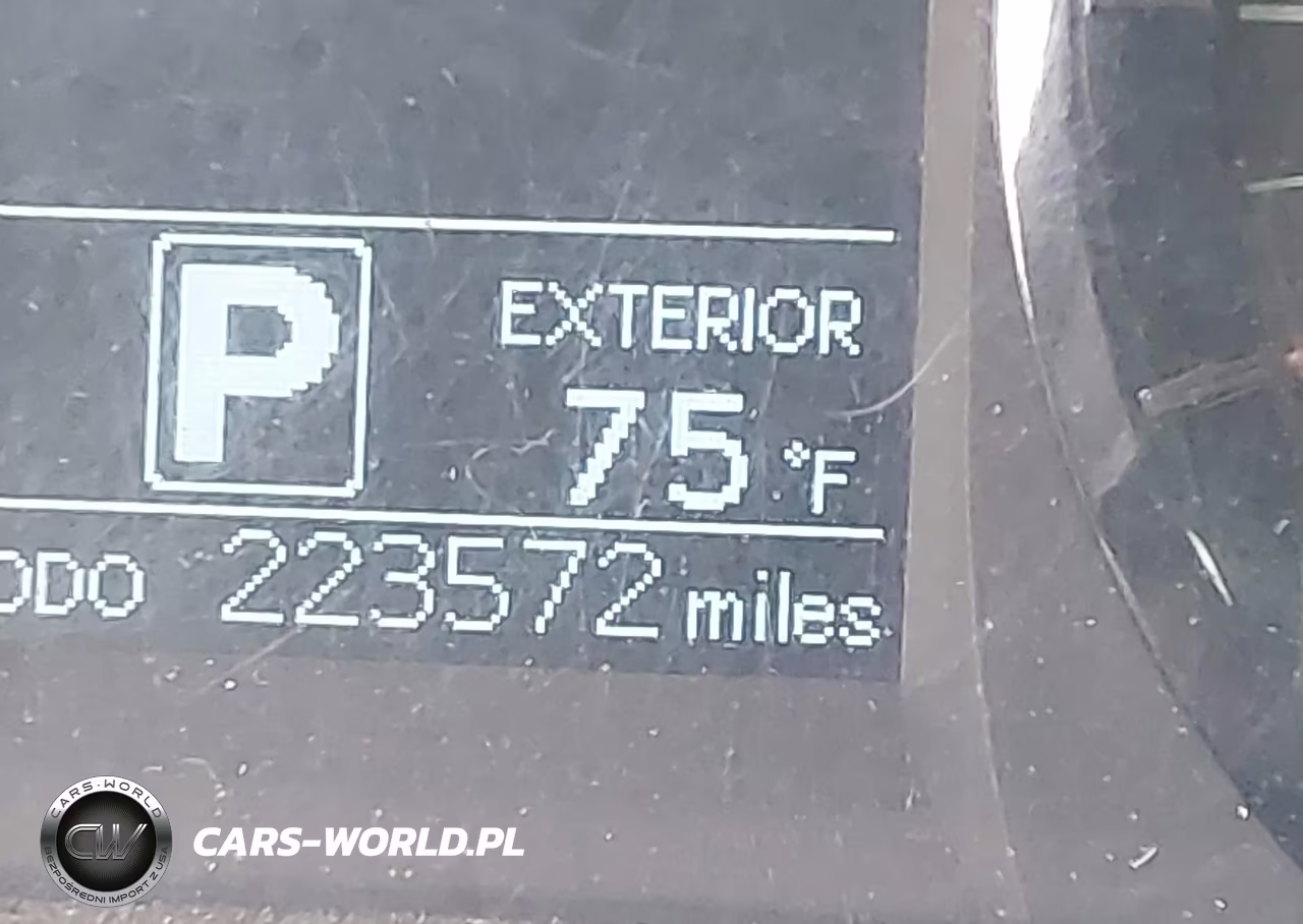 2015 Toyota Sienna L 7 Passenger VIN:5TDZK3DC6FS654949 - 16