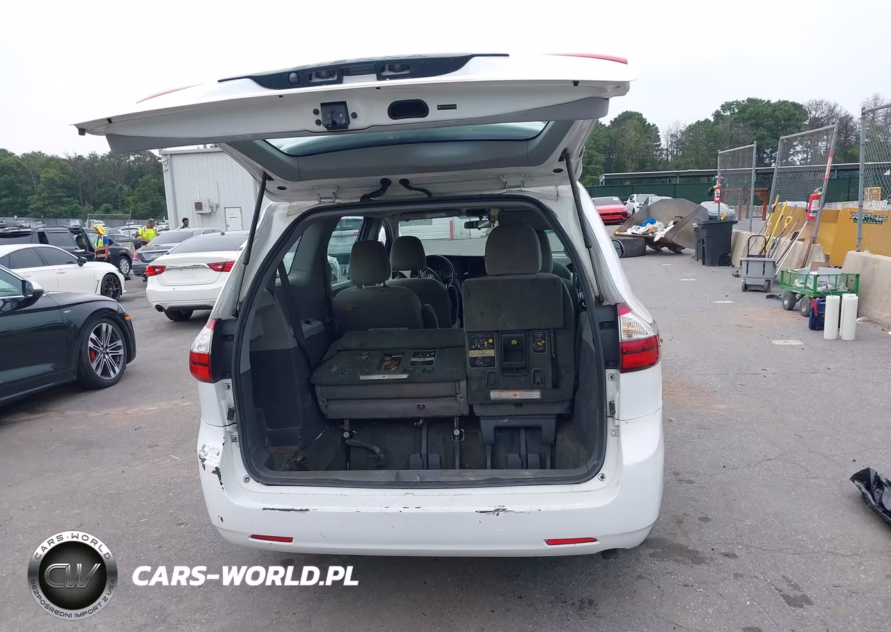 2015 Toyota Sienna L 7 Passenger VIN:5TDZK3DC6FS654949 - 19