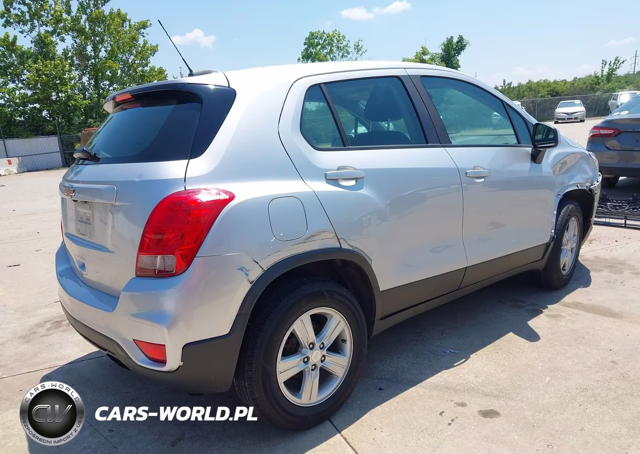 2019 Chevrolet Trax Ls VIN:3GNCJKSB8KL403712 - 4