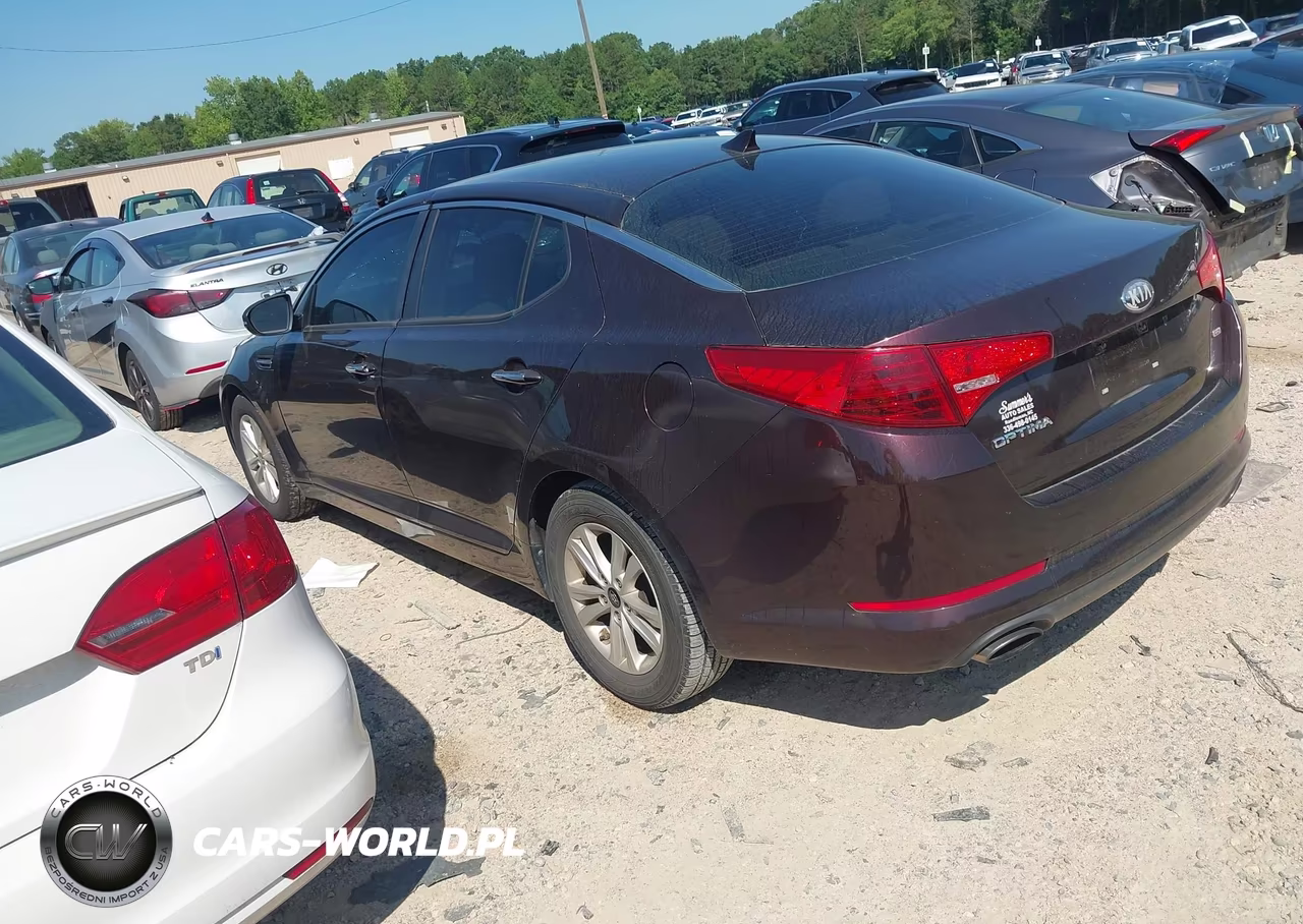 2013 Kia Optima Lx VIN:5XXGM4A79DG185207 - 3