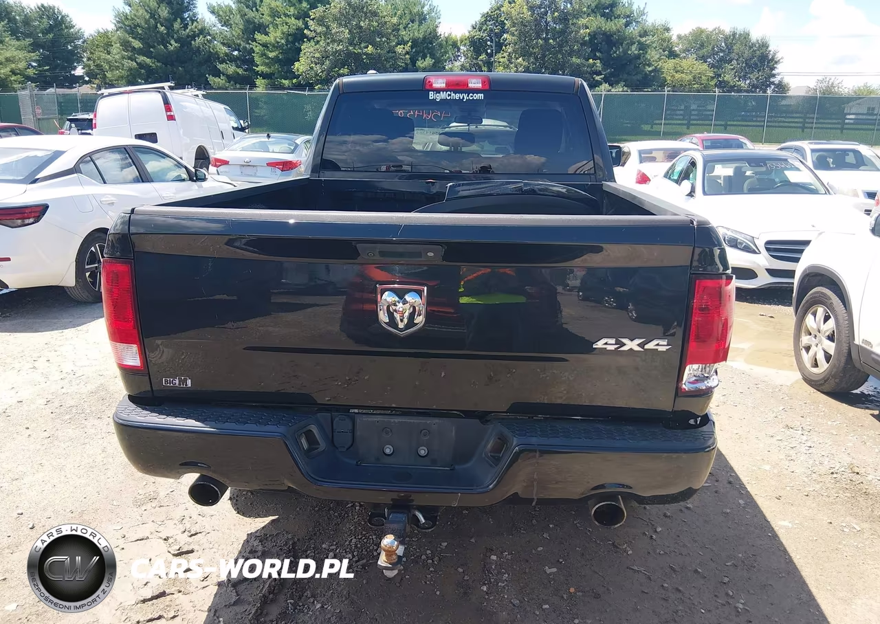2018 Ram 1500 Express 4X4 6'4 Box VIN:1C6RR7FT9JS308336 - 17