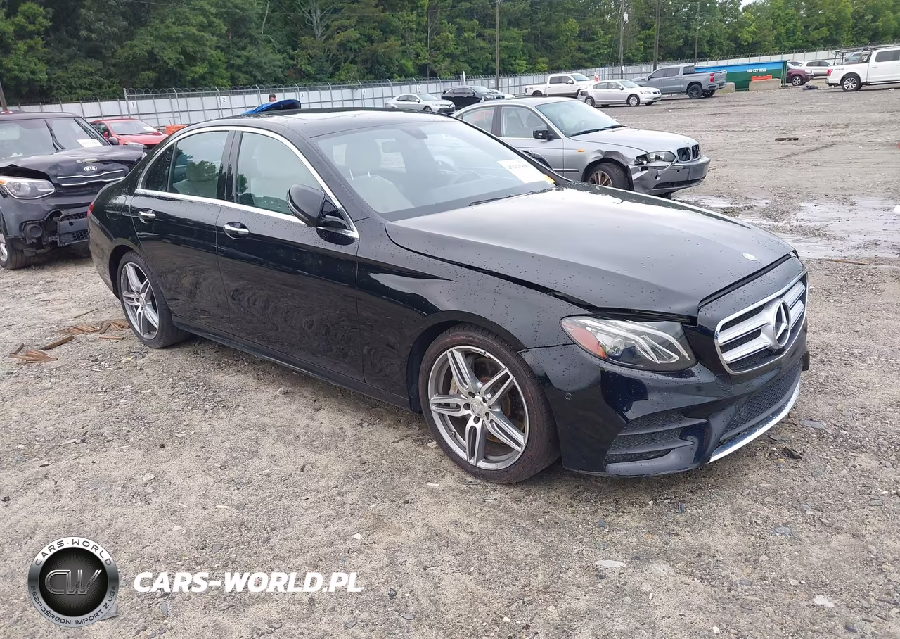 2017 Mercedes-Benz E 300 – zdjęcie 1 z 12