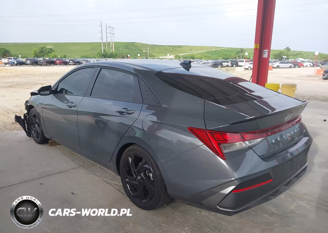 2026 Hyundai Elantra Hybrid Sel Sport VIN:KMHLM4DJ2TU183633 - 3