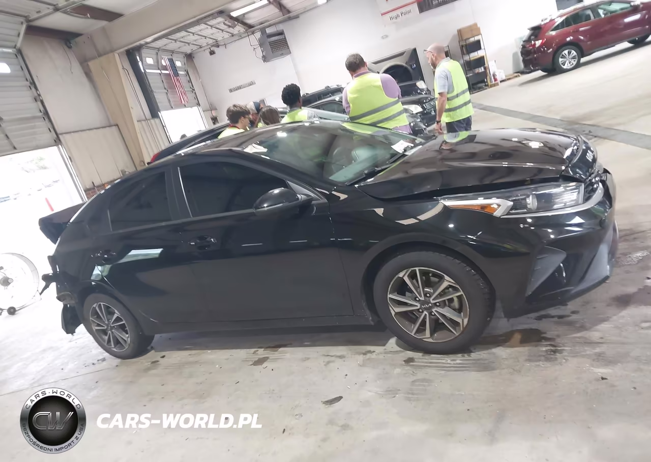 2022 Kia Forte Lxs VIN:3KPF24AD1NE472798 - 13
