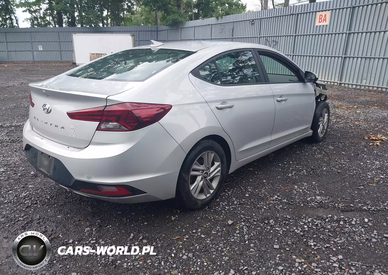 2019 Hyundai Elantra Value Edition VIN:KMHD84LF6KU848733 - 4