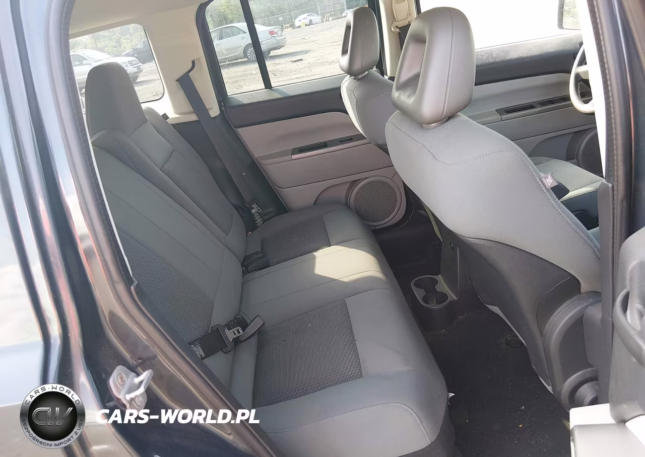 2007 Jeep Patriot Sport VIN:1J8FF28W27D340145 - 8