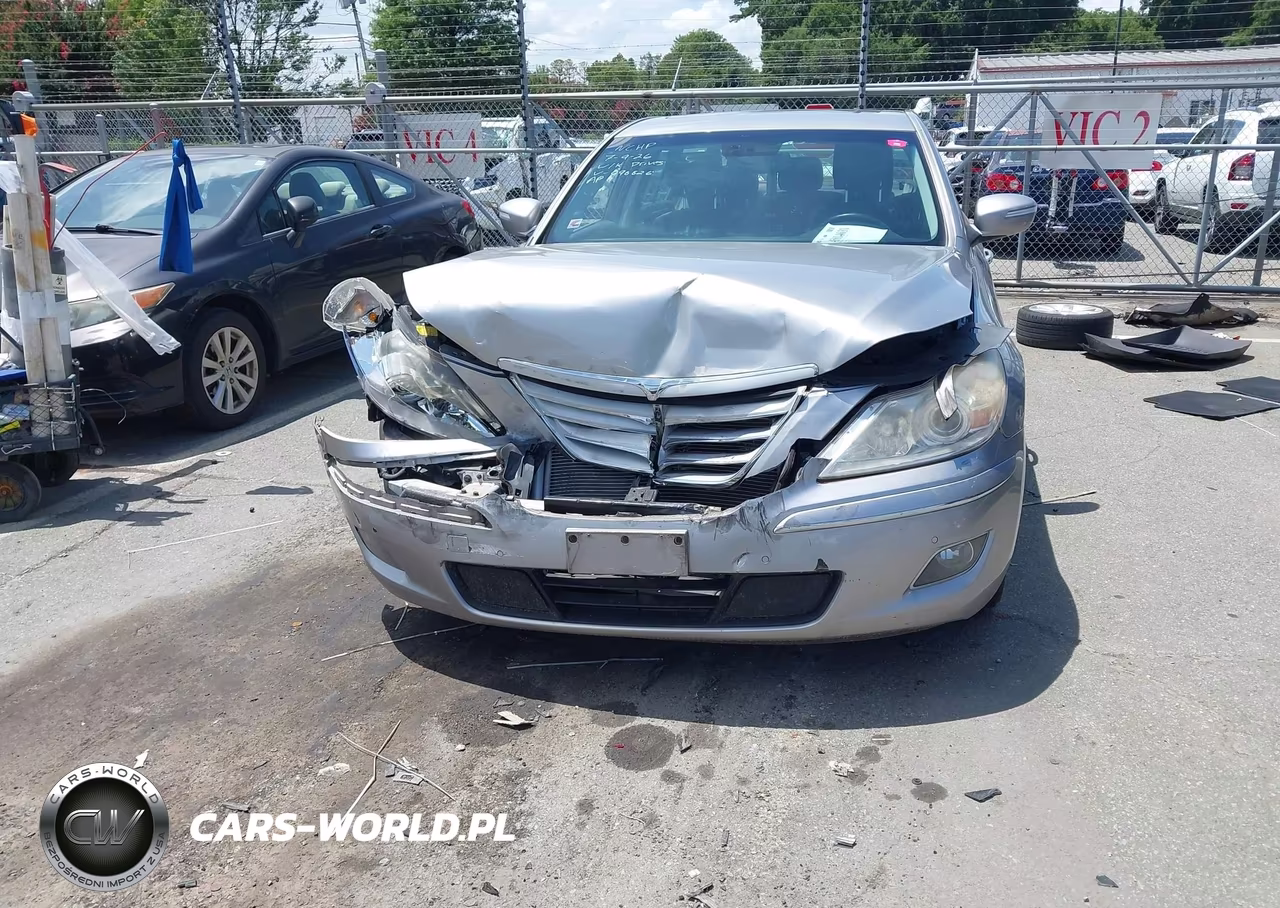 2010 Hyundai Genesis 3.8 VIN:KMHGC4DEXAU096826 - 12