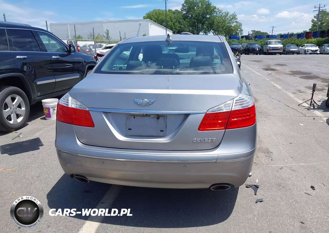 2010 Hyundai Genesis 3.8 VIN:KMHGC4DEXAU096826 - 16