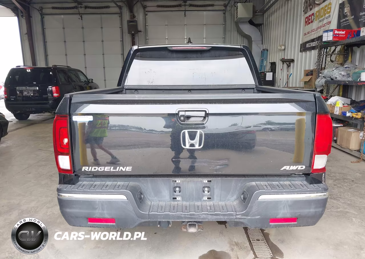 2017 Honda Ridgeline Sport VIN:5FPYK3F13HB005325 - 16