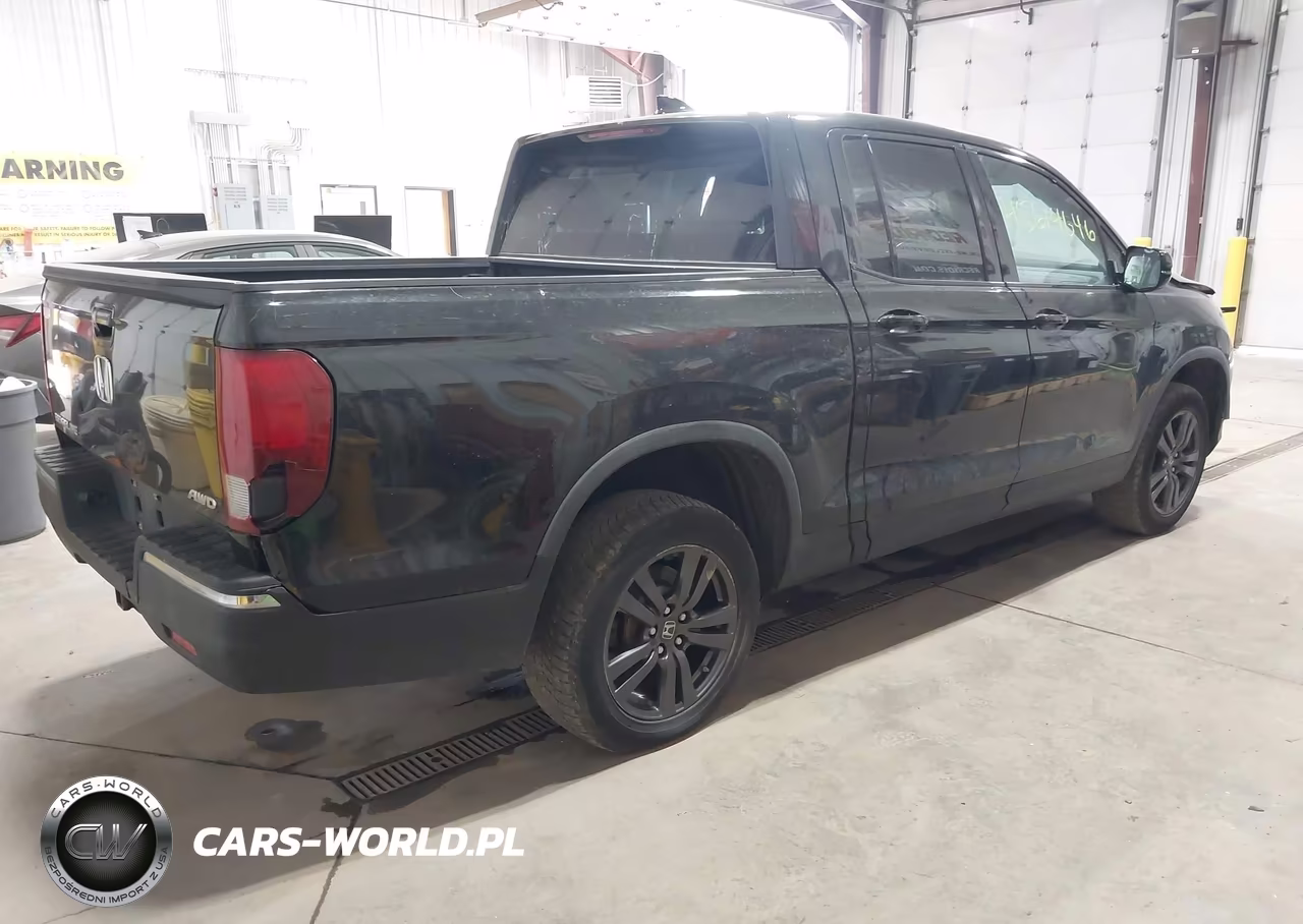 2017 Honda Ridgeline Sport VIN:5FPYK3F13HB005325 - 4