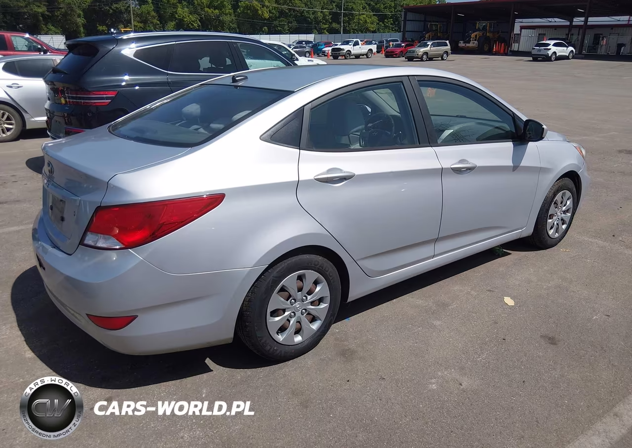 2017 Hyundai Accent Se VIN:KMHCT4AE1HU323379 - 4