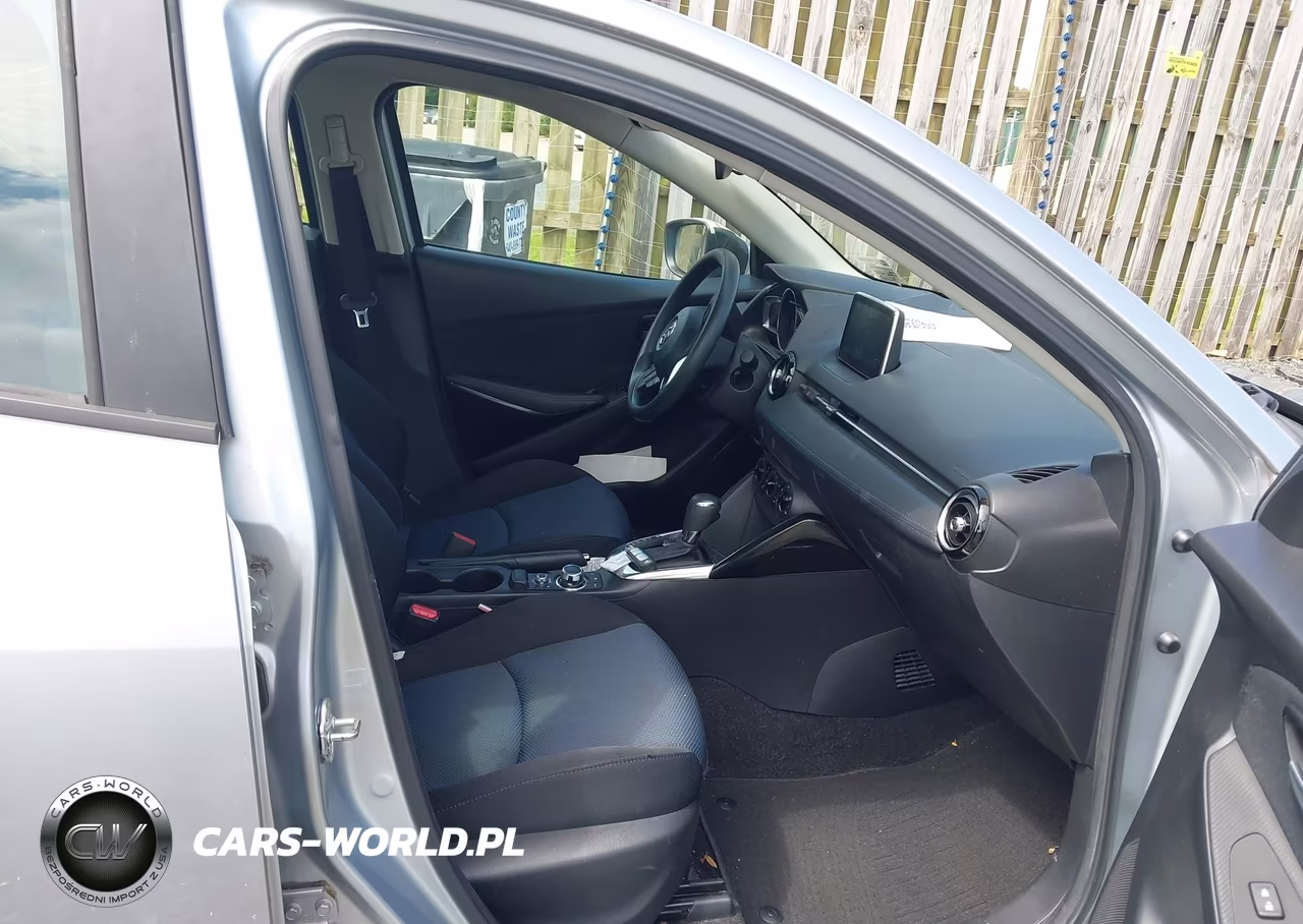 2017 Toyota Yaris Ia VIN:3MYDLBYV2HY168892 - 5
