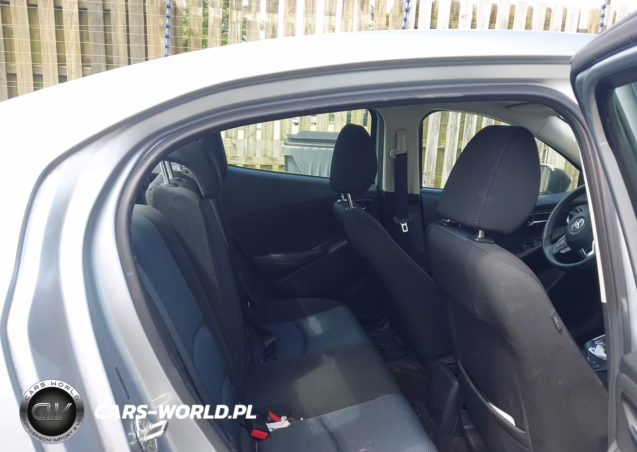 2017 Toyota Yaris Ia VIN:3MYDLBYV2HY168892 - 8