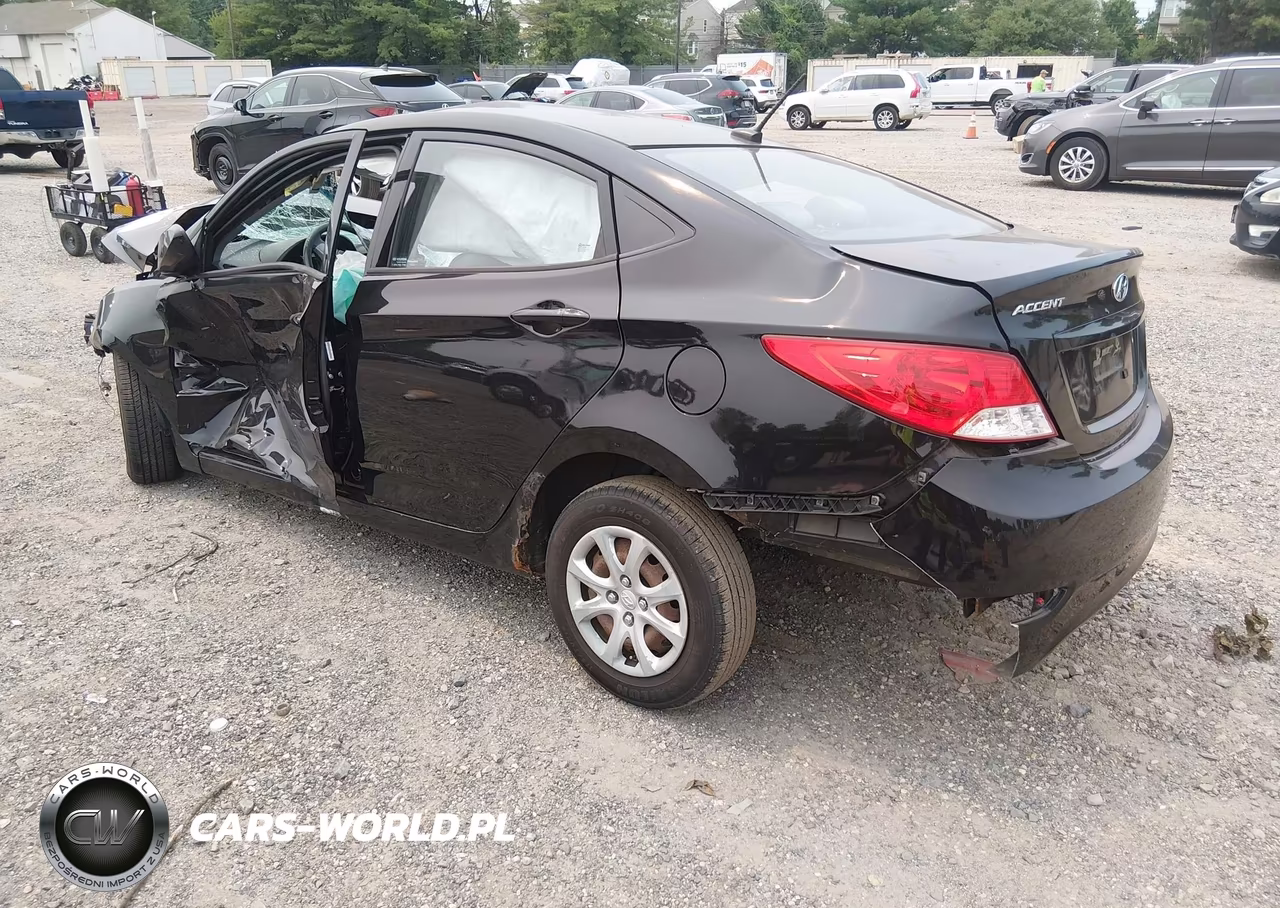 2013 Hyundai Accent Gls VIN:KMHCT4AE2DU556391 - 3