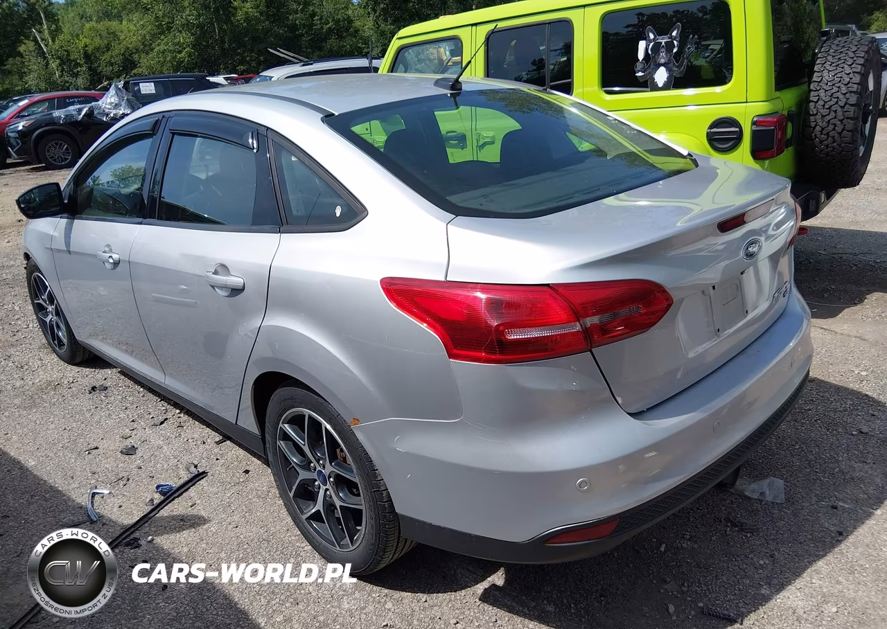 2017 Ford Focus Sel VIN:1FADP3H27HL225407 - 3